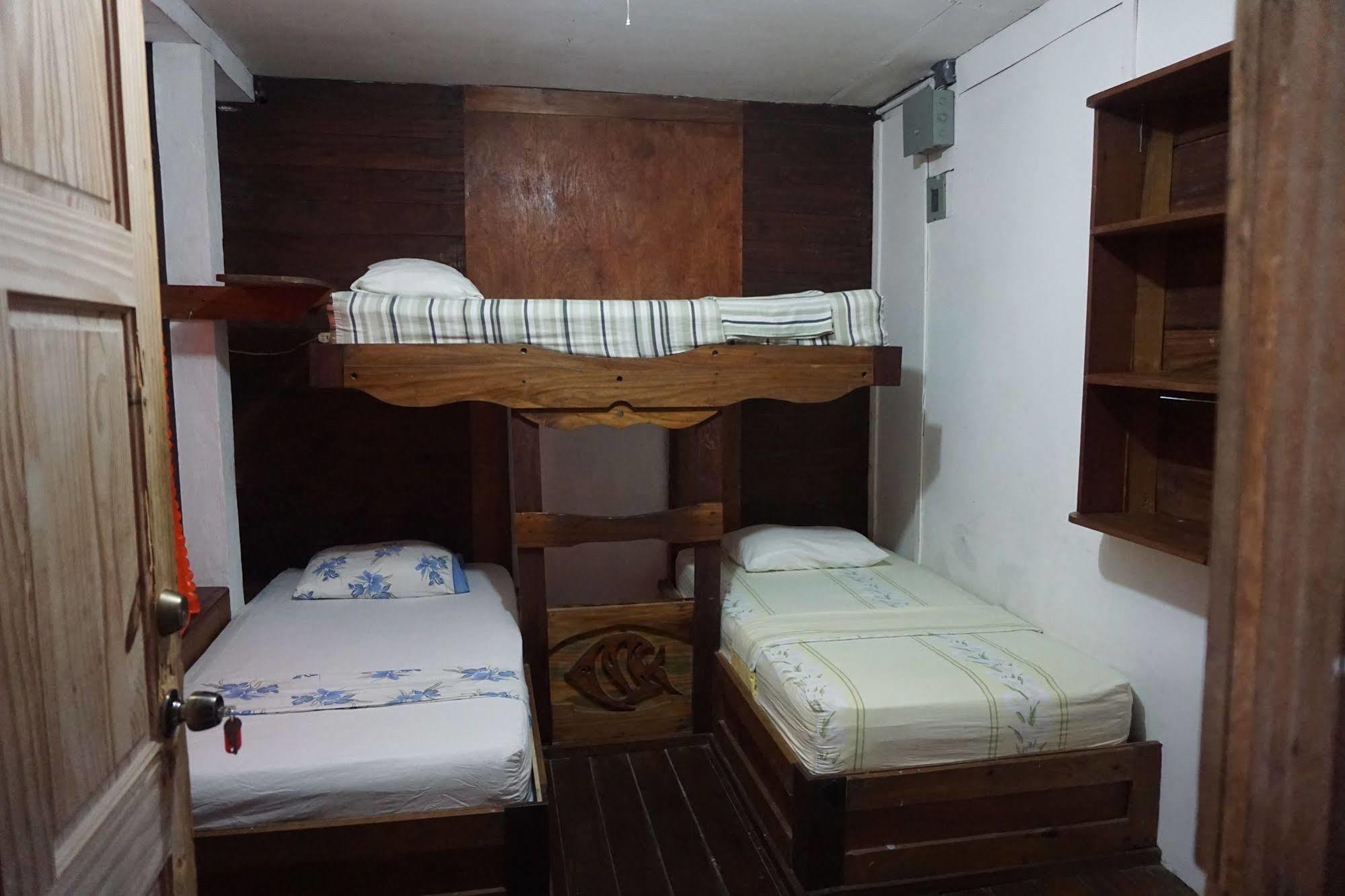 Spanish By The Sea - Bocas Bocas Town Exterior foto